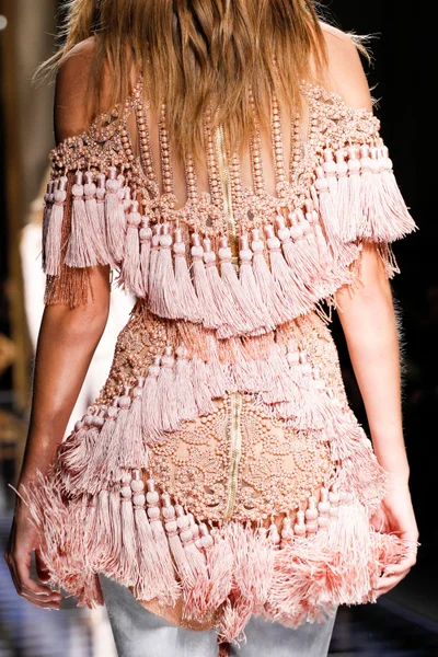 Look 15